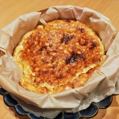 クリームチーズがまだ硬かったのかうまく混ざらず残念な焼き目に涙。お味はグッドです。またリベンジします！